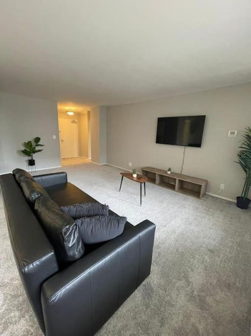 Charming Apartment At Crystal City With Amazing Amenities อาร์ลิงตัน ภายนอก รูปภาพ