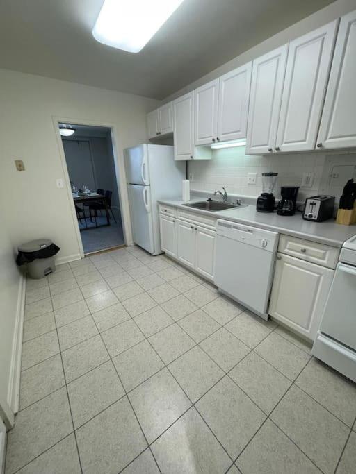 Charming Apartment At Crystal City With Amazing Amenities อาร์ลิงตัน ภายนอก รูปภาพ