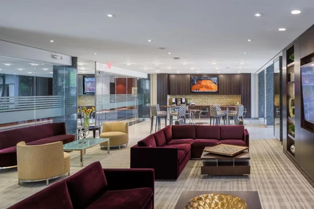 Charming Apartment At Crystal City With Amazing Amenities อาร์ลิงตัน ภายนอก รูปภาพ