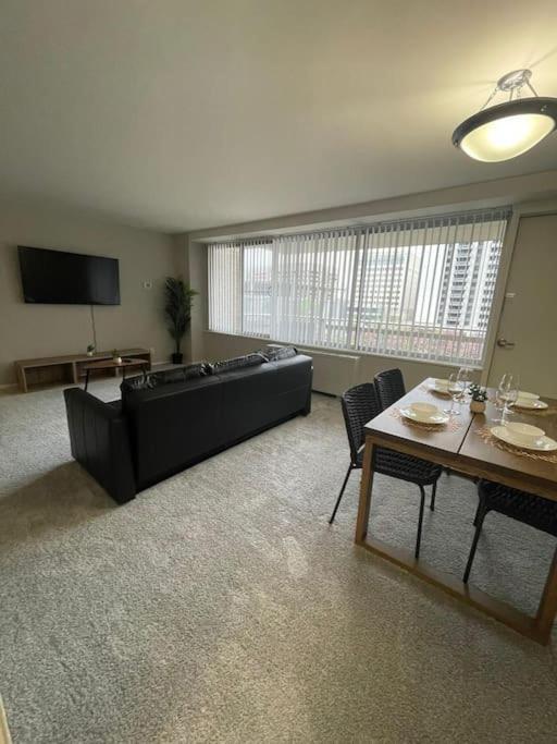 Charming Apartment At Crystal City With Amazing Amenities อาร์ลิงตัน ภายนอก รูปภาพ